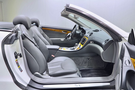 Mercedes-Benz SL500 13 of 27