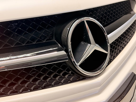 Mercedes-Benz SL63 23 of 30