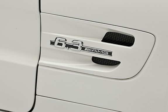 Mercedes-Benz SL63 15 of 30