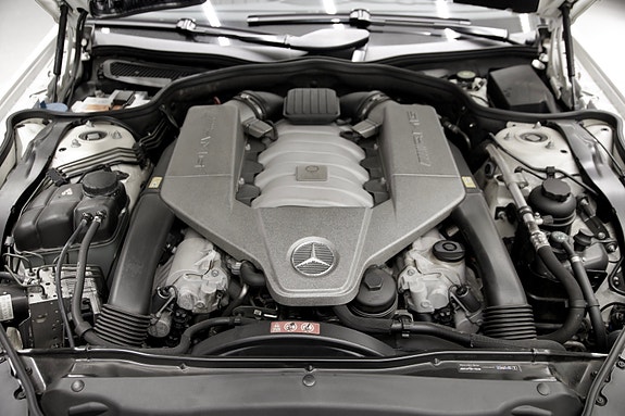 Mercedes-Benz SL63 14 of 30