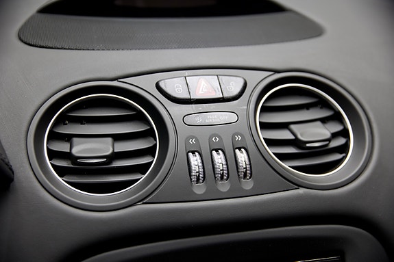 Mercedes-Benz SL63 7 of 30