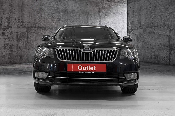 Skoda Superb 2 of 5