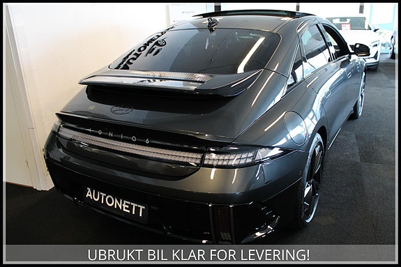 Hyundai Ioniq 6 2 of 5