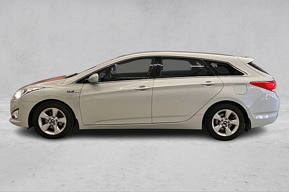 Hyundai i40 2 of 5
