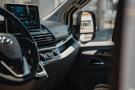 Maxus e-Deliver 9 2 of 2