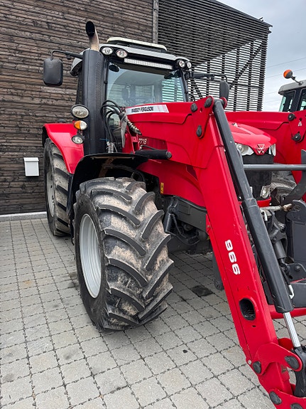 Massey Ferguson 7718 Dyna 6 3 of 14