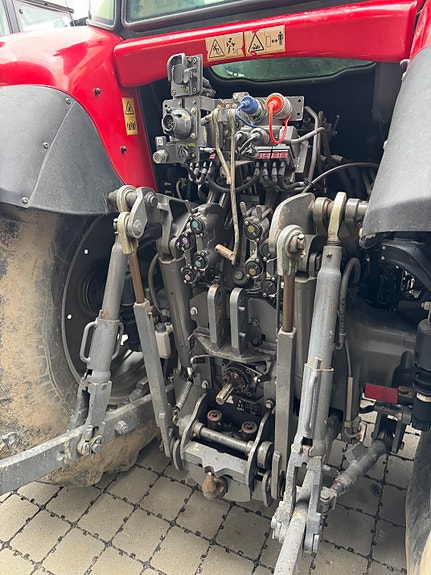 Massey Ferguson 7718 Dyna 6 5 of 14