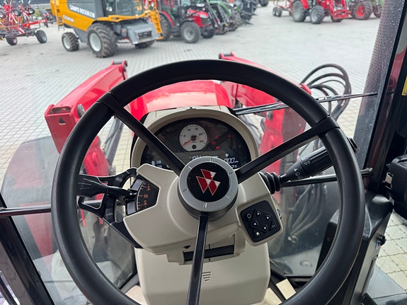 Massey Ferguson 7718 Dyna 6 9 of 14
