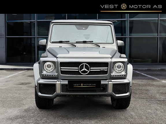 Mercedes-Benz G500 2 of 5