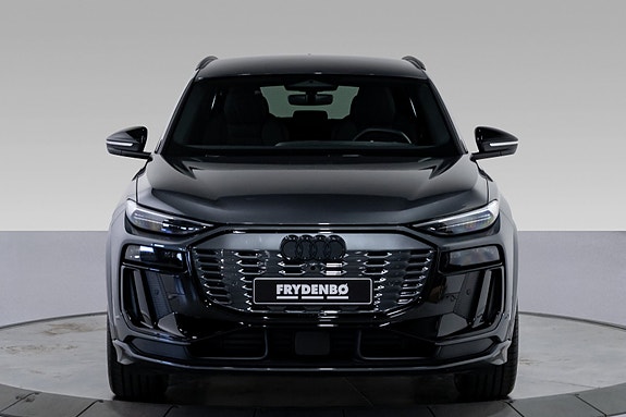 Audi Q6 e-tron 4 of 5