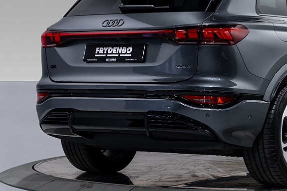 Audi Q6 e-tron 5 of 5