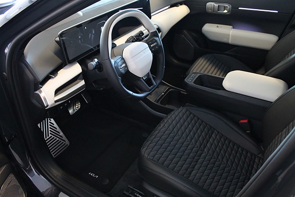 Kia EV4 12 of 28