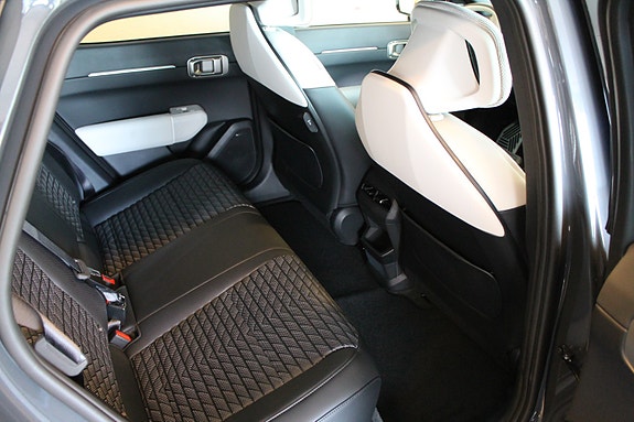 Kia EV4 11 of 28