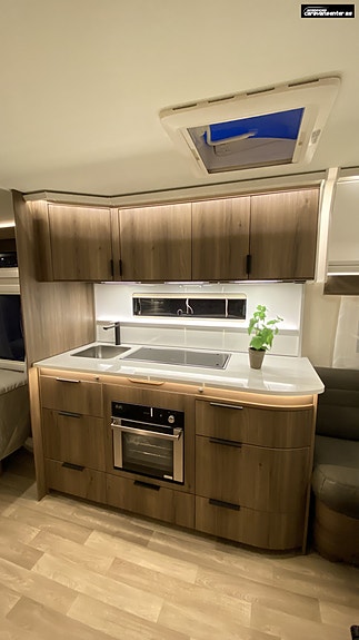 KABE ONYX 630 TDL KS, Premium helårsvogn!! Perfekt til fast plass, pga speilvendt bad. 23 of 30
