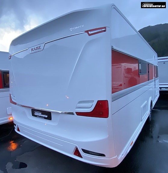 KABE ONYX 630 TDL KS, Premium helårsvogn!! Perfekt til fast plass, pga speilvendt bad. 4 of 30