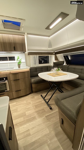 KABE ONYX 630 TDL KS, Premium helårsvogn!! Perfekt til fast plass, pga speilvendt bad. 7 of 30