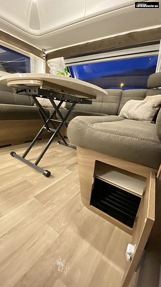 KABE ONYX 630 TDL KS, Premium helårsvogn!! Perfekt til fast plass, pga speilvendt bad. 8 of 30