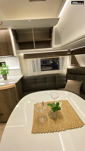 KABE ONYX 630 TDL KS, Premium helårsvogn!! Perfekt til fast plass, pga speilvendt bad. 15 of 30