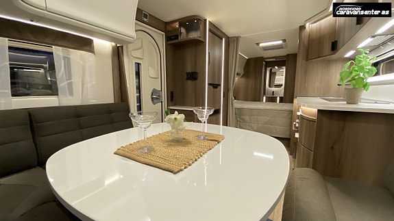 KABE ONYX 630 TDL KS, Premium helårsvogn!! Perfekt til fast plass, pga speilvendt bad. 16 of 30