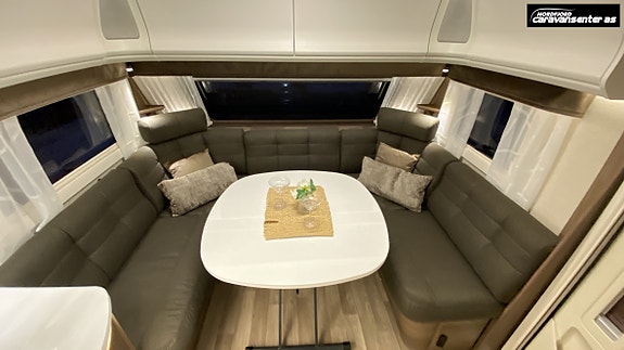 KABE ONYX 630 TDL KS, Premium helårsvogn!! Perfekt til fast plass, pga speilvendt bad. 9 of 30