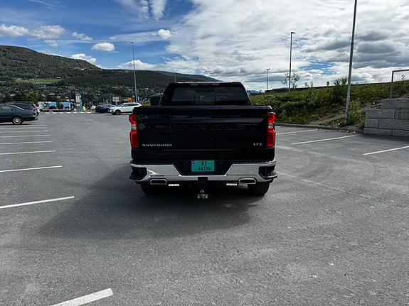 Chevrolet Silverado 5 of 5
