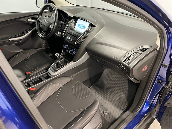Ford Focus 12 of 30