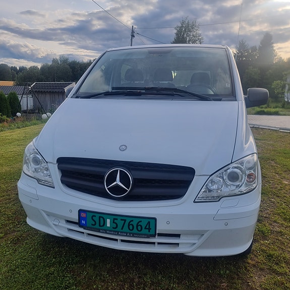 Mercedes-Benz Viano 25 of 27