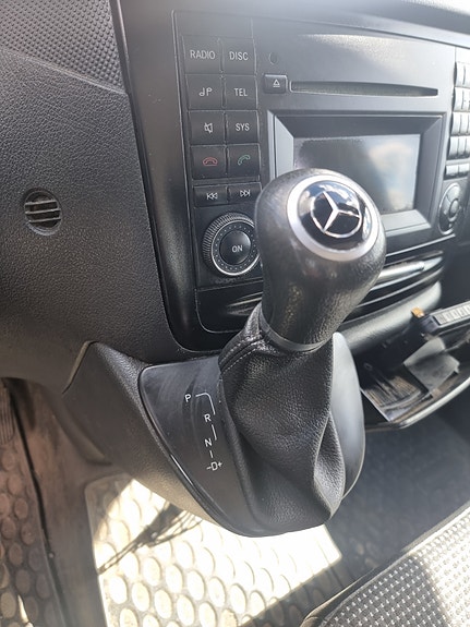 Mercedes-Benz Viano 20 of 27