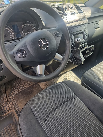 Mercedes-Benz Viano 21 of 27