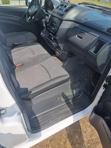 Mercedes-Benz Viano 16 of 27