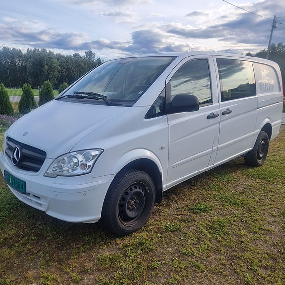 Mercedes-Benz Viano 2 of 27