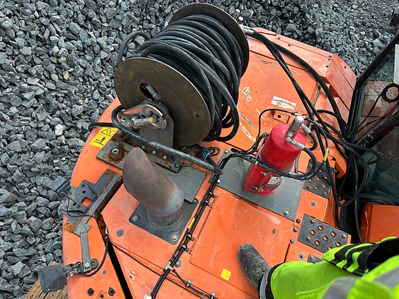 Hitachi ZX225USLC-3B med opplegg for tunnel-/gruvedrift 24 of 30