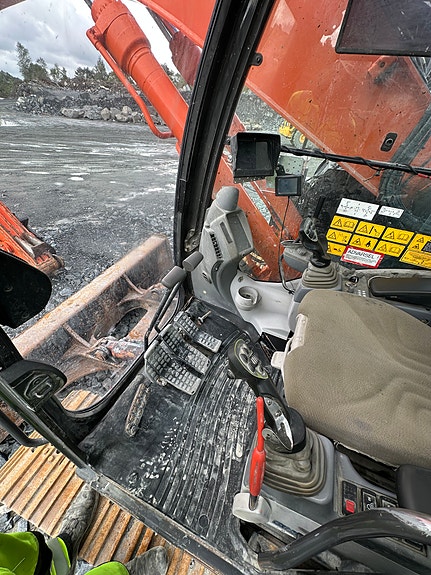 Hitachi ZX225USLC-3B med opplegg for tunnel-/gruvedrift 16 of 30