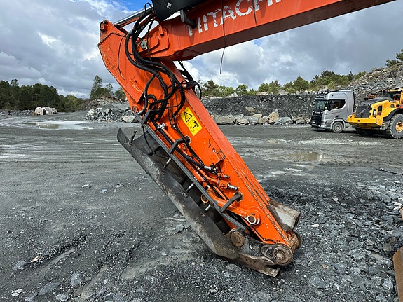 Hitachi ZX225USLC-3B med opplegg for tunnel-/gruvedrift 13 of 30