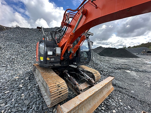 Hitachi ZX225USLC-3B med opplegg for tunnel-/gruvedrift 12 of 30