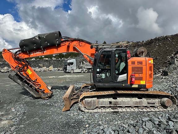 Hitachi ZX225USLC-3B med opplegg for tunnel-/gruvedrift 3 of 30
