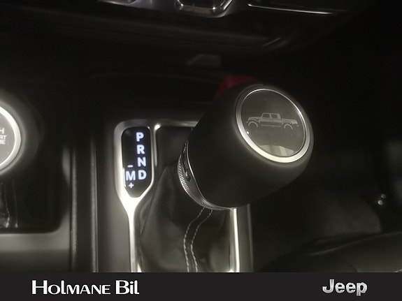 Jeep Gladiator 16 of 30