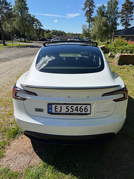 Tesla Model 3 3 of 5