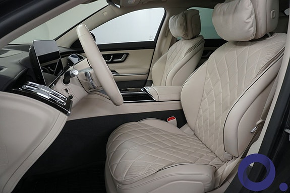 Mercedes-Benz S580 e 25 of 30