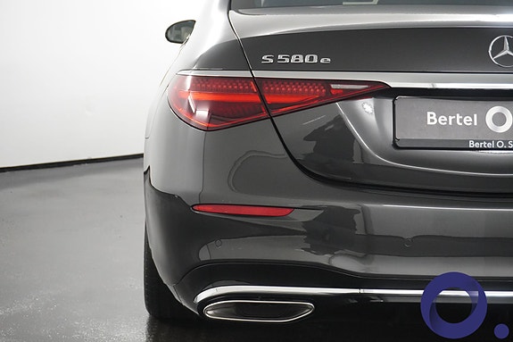 Mercedes-Benz S580 e 9 of 30