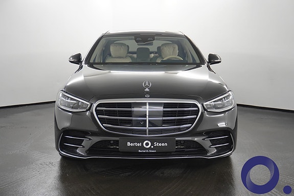 Mercedes-Benz S580 e 3 of 30