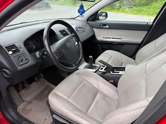 Volvo V50 9 of 13