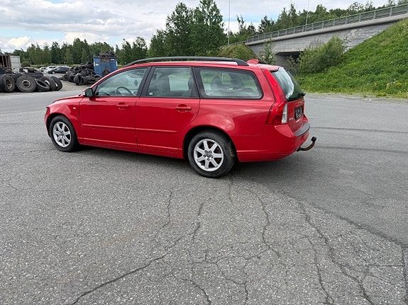 Volvo V50 3 of 13