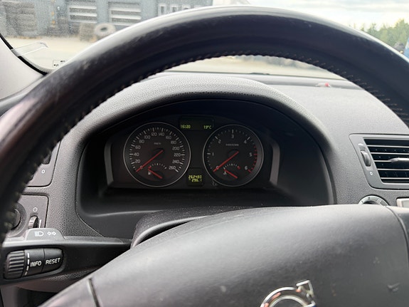 Volvo V50 10 of 13