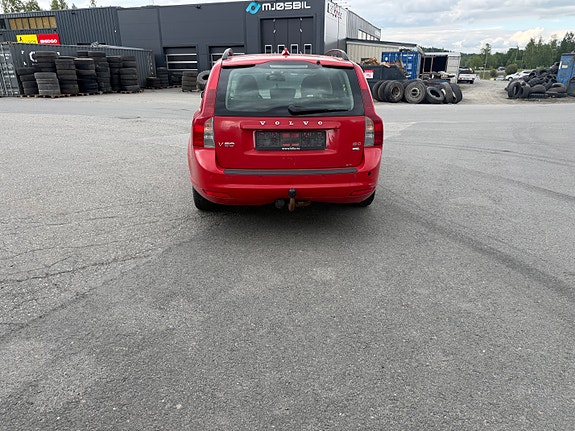 Volvo V50 4 of 13