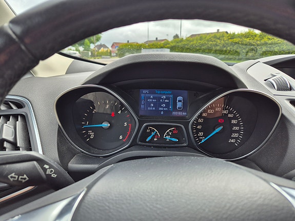 Ford Kuga 9 of 30