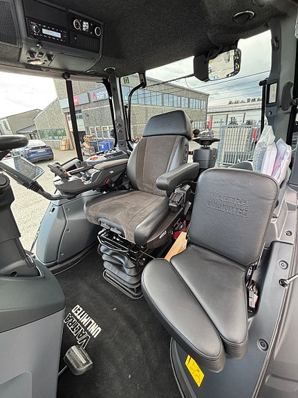Valtra T235 Direct, RTK GPS, Twin-Trac og laster, fronthydraulikk, vinterpakke 2024, kr 2 449 000,-