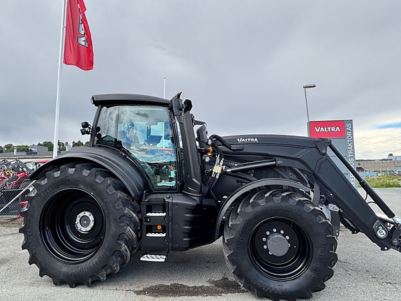 Valtra T235 Direct, RTK GPS, Twin-Trac og laster, fronthydraulikk, vinterpakke 2024, kr 2 449 000,-