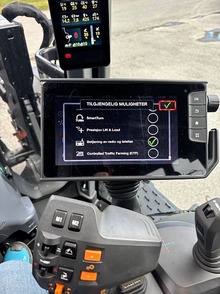 Valtra T235 Direct, RTK GPS, Twin-Trac og laster, fronthydraulikk, vinterpakke 2024, kr 2 449 000,-