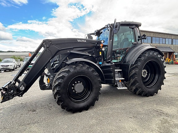Valtra T235 Direct, RTK GPS, Twin-Trac og laster, fronthydraulikk, vinterpakke 2024, kr 2 449 000,-